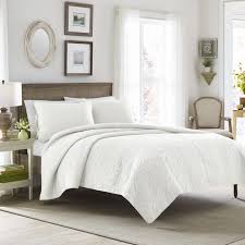 See more ideas about bedroom decor, bed spreads, comforters. The 6 Best Types Of Bedding For Platform Beds Overstock Com