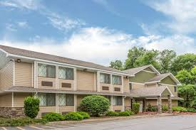 Conveniences include phones, as well as safes and desks.dining at days inn london hyde park, enjoy a satisfying meal at the restaurant. Quality Inn Hyde Park Poughkeepsie North Hotel Book Today