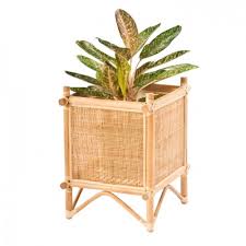 Vous pouvez les mettre à chaque coin de la maison, couloir, salon. Jardiniere Rotin Non Tissee Maison Louis Drucker