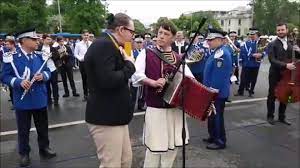 Apr 04, 2011 · iată pentru ce bănuiala este atît de nocivă. Vanghele Gogu Facebook