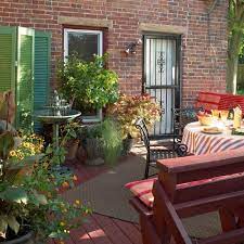 They give a bright natural color and refreshing vibe around the. 30 Modern Ideas For Outdoor Home Decorating With Flowers And Plants