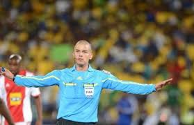 السلام عليكم عائلتي اتمنى منكم ام تساعدوني في اصال حبي و عشقي و روحي لكل جزائري و اتمنى ان تنشرو هدا الفيديو. Caf Cc Un Arbitre Sud Africain Pour La Finale Jsk Raja