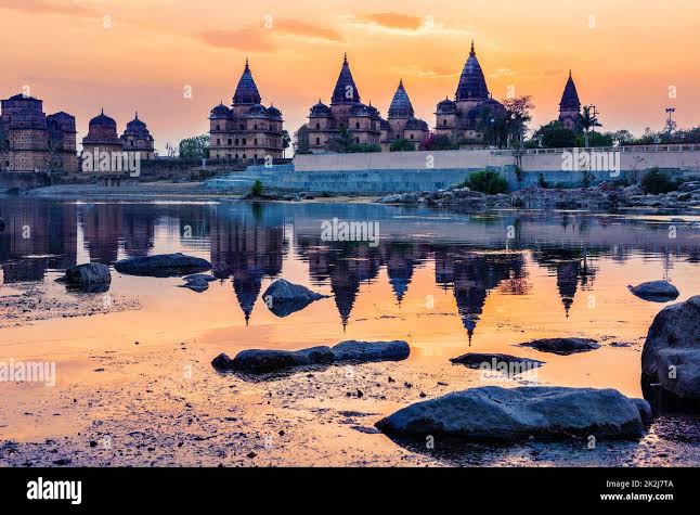 Betwa river india pradesh orchha hi-res stock photography and images - Alamy