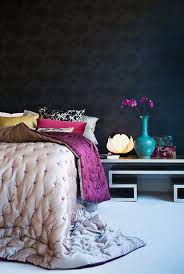 Just goes to show you that no matter what your decorating style is, there are absolutely ways to decorate with jewel tones in your current home. Couleurs Jewel Tone Bedroom Bedroom Inspirations Home Decor