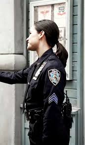 Gina (chelsea peretti) explains the amy santiago (melissa fumero) drunkenness scale. Couple Amy Santiago And Brooklyn 99 Image 6091226 On Favim Com
