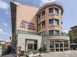 Rsa anni azzurri lascia che ci prendiamo cura di te e della sicurezza del tuo caro le nostre rsa sono il luogo più sicuro per restituire serenità a chi ti sta a cuore. Residenza Anni Azzurri Navigli Case Di Riposo Anni Azzurri