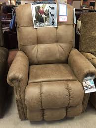 Lift chair recliners help you rise unassisted from your seat with gentle power motion. With This Catnapper Lift Chair Getting Up And Down Is Easy And Comfortable 4857 1227 49 Kemper Furniture Hazard Ky 16 Chair Lift Chairs Jackson Furniture