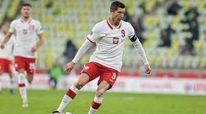 Robert lewandowski will miss poland's world cup qualifier against england on wednesday due to a knee injury he sustained in the victory over andorra on sunday. Robert Lewandowski Injury Bayern Star To Miss Leipzig Psg Games Sports Illustrated