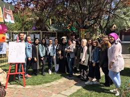 İç mi̇marlik ve çevre tasarımı, mimarlık okumak | soru & cevap videosunda sizden gelen iç mimarlık ve mimarlık okumak ile. Igu Tasarim Ogrencilerinden Minimal Ahsap Kusevleri Xxi