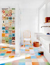 Le modèle murano metalik et deux. Quelques Idees Pour Le Carrelage Salle De Bain En Couleur Salle De Bain Coloree Carrelage Salle De Bain Deco Salle De Bain