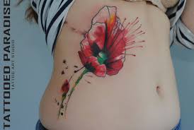 This photo is about monochrome, red flowers, rouge. 35 Tatouages Aquarelles