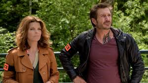 Alors qu'une nouvelle semaine vient de débuter pour votre série plus belle la vie, nous proposons aux fans les plus accros de découvrir en avance les résumés officiels des deux prochains épisodes. Cassandre Une Actrice De Plus Belle La Vie Rejoint Le Casting