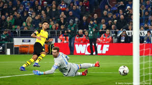 Watch highlights and full match hd: Bundesliga Borussia Dortmund Beat Schalke In Revierderby Sports German Football And Major International Sports News Dw 08 12 2018