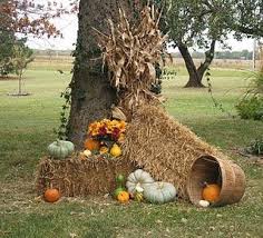 Fall is a casual, relaxed season, and creating a display for your porch should be casual and relaxed also. 12 Ways To Use Hay Bales For Fall Decor The Southern Holiday Home