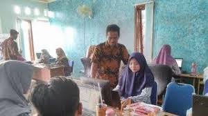 51 lowongan kerja pemalang bulan juni 2021.sebanyak 51 lowongan kerja pemalang dan yang berhubungan dengan loker pemalang, rekrutmen pemalang, peluang kerja pemalang, peluang berkarir pemalang, pekerjaan pemalang di loker.my.id. Kisah Inspiratif Meski Lulusan Smp Pria Asal Pemalang Ini Sukses Hasilkan Omzet Rp 300 Juta Tribun Jateng