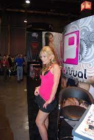 File:Bella Lynn at AVN Adult Entertainment Expo 2008.jpg - Wikimedia Commons