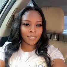 Kimberly Buttram's Instagram, Twitter & Facebook