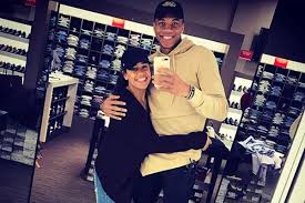 Jul 31, 2020 · nba player giannis antetokounmpo is a proud father of one and here is all you need to know about his girlfriend, mariah riddlesprigger and son, liam. Celebnsports247 Best Celebrity Sports Gossip 247 Sports News