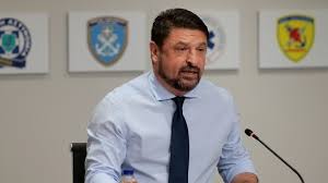 Πάσχα δεν θα κάνουμε όπως είχαμε μάθει να κάνουμε. Otan O Xardalias Synanthse Ton Xardalia Sthn Parastash Toy Markoy Seferlh O Yfypoyrgos Znews