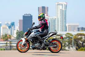 Ktm 200 duke is powered by 199.5 cc engine.this duke 200 engine generates a power of ktm 200 duke gets disc brakes in the front and rear. 2020 Ktm 200 Duke Review Urban Motorcycle 15 Fast Facts
