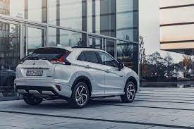The mitsubishi eclipse cross falls short in a lot of categories compared to a lot of its rivals, but when it comes to aesthetic design, the suv holds its own. Neuer Mitsubishi Eclipse Cross Plug In Hybrid Startet Bei 30 890 Euro Motormobiles