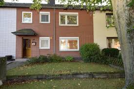 Der wohnungsmarkt von düsseldorf bietet wirklich für jeden wunsch das passende. Haus Zum Verkauf 40472 Dusseldorf Rath Pahlshof 28 Mapio Net