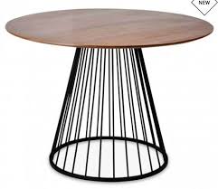 Grand choix de tables basses pour le salon ! Table A Manger Ronde Bois Et Pieds Metal Noir Caesar 110 Cm Lestendances Fr