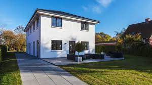 Many lots in coastal areas (seaside, lake and river) are assigned base flood elevation certificates which dictate how high off the ground the first living level of a home must be built. 2 Plans Huse Find Inspiration Her Huscompagniet