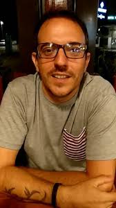 Tra le altre cose, il creatore del logo dello Sgargabonzi., Un coglione.