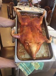 Cochinillo asado a baja temperatura y dorado al horno, servido con la piel crujiente y chutney de frutas de temporada. Cochinillo Para Chuparse Los Dedos Opiniones De Viajeros Sobre Asador Casa Manolo Segurilla Tripadvisor