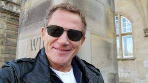 Trotzdem mache das team das beste daraus und er sei dankbar, in dieser zeit vor der kamera stehen zu können. Overbeck Videos Facebook