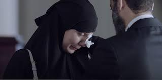 يتخذ رجل وزوجته المتحابين قرارا بإنجاب وليدهما المرتقب على الأراضي الأمريكية طمعا في الجنسية، إلا أن عقبات كثيرة ستعترض طريقهما وتهدد بتدمير. Fef4kaujiqpbtm