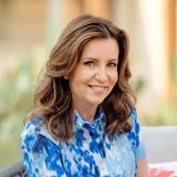 300+ "Lizzie Hunter" profiles