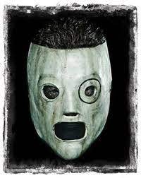 • è realizzato in plastica. Membri Slipknot X
