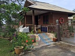 Construction of the mosque began in 1981 and the mosque was completed in 1984. Al Muktafi Billah Shah Vacation Rentals Homes Terengganu Malaysia Airbnb