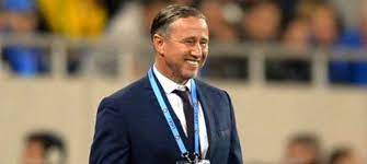 Football statistics of laurenţiu reghecampf including club and national team history. Dezvaluirile Momentului Salariul Cerut De Reghecampf Lui Mihai Rotaru Pentru A Semna Cu Craiova Cati Bani I Ar Oferi Finantatorul Oltenilor Sport Ro
