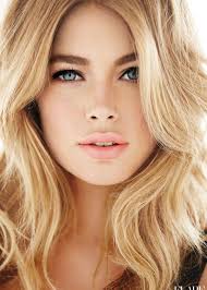 colors for blonde hair green eyes