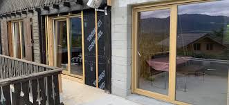 Parcourez notre sélection de volets en bois : Pose De Fenetres Pvc Coulissantes Avec De Volets Roulants A Sciez