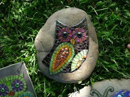 Mosaik Basteln Stein Mosaik Im Garten Mosaik Mosaikvogel Mosaik Felsen
