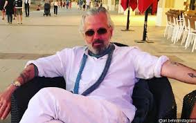 Hele familien står bak når ari behns kunst stilles ut på jeløya ved moss. Kevin Spacey Accuser Ari Behn Commits Suicide At The Age Of 47