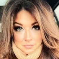 Deanna Fraley's Instagram, Twitter & Facebook