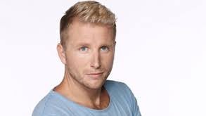 Hamish macdonald is a walkley award winning journalist who has reported on wars, disasters and major world events for tv and radio. Former Ten Foreign Correspondent Hamish Macdonald Signs With Abc In Us Mumbrella