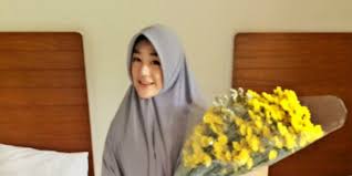 Keduanya resmi menikah di sebuah masjid kawasan bogor. Tangisan Tiap Malam Larissa Chou Sebelum Dipinang Alvin Dream Co Id