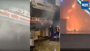 Churchgate Station Fire: चर्चगेट स्थानकातील दुकानाला आग; मोठ्या प्रमाणात धूर, फायर ब्रिगेड घटनास्थळी