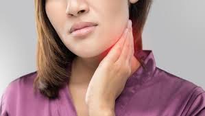 Kulit di sekitar area payudara bisa meregang dan hal ini yang menyebabkan payudara terasa sakit atau tidak nyaman. Benjolan Di Leher Bisa Jadi Tanda Penyakit Serius Ini Penyebabnya