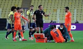 Haftasında fenerbahça, ülker stadyumu'nda medipol başakşehir'i konuk edecek. Kadikoy Deki Fenerbahce Basaksehir Macinda Kartlar Pes Pese Cikti