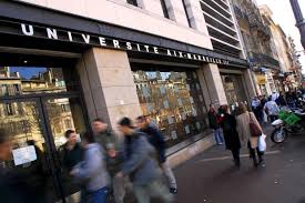 Maybe you would like to learn more about one of these? Faits Divers Justice Ce Samedi Dans La Provence A Marseille L Incroyable Petage De Plombs D Un Eminent Agrege De Droit La Provence