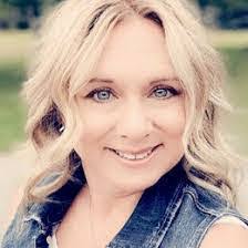 Jennifer Klicker's Instagram, Twitter & Facebook