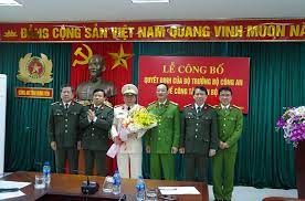 Lãnh đạo ubnd xã tân hưng (tp hưng yên) xác nhận giữa nghi phạm trần văn chuyện và gia đình nạn nhân có mâu thuẫn nhưng cụ thể sẽ phải chờ điều tra của cơ quan công an. HÆ°ng Yen Co Pho Giam Ä'á»'c Cong An Má»›i Vov Vn