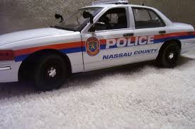 Nassau County N Y Police Ford Cv With Working Lights And Siren 1 18 Model Car Car Model Police Lights And Sirens
